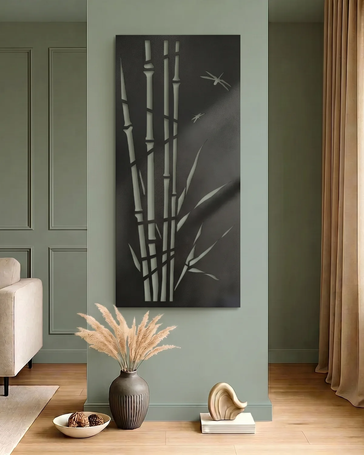 Panel decorativo Bambú Libélula colgado como cuadro en un living